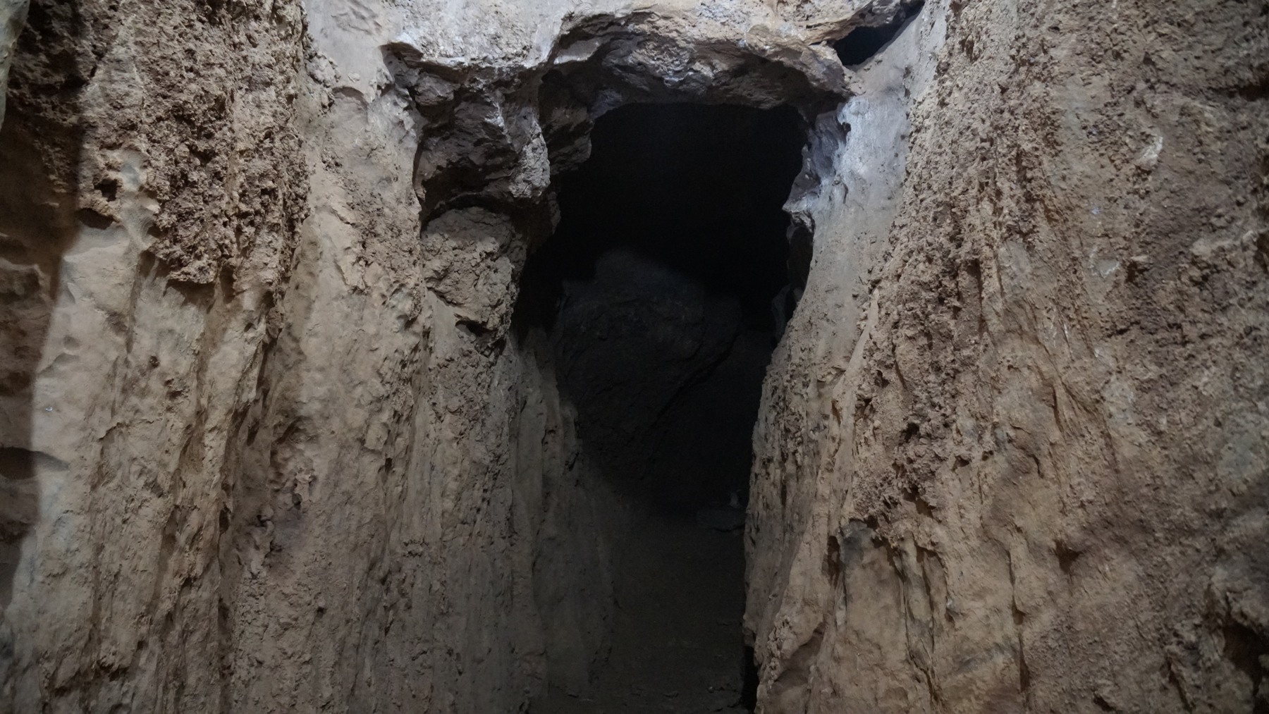 Ngôi chùa kỳ bí chứa cổ vật từ vạn năm trước: Khám phá hang xương trong lòng núi đá - 4