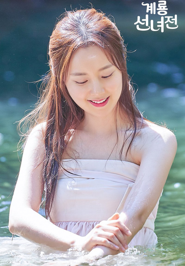 Moon Chae Won và Song Joong Ki từng có một khoảng thời gian bị đồn hẹn hò nhưng cả hai đã lên tiếng phủ nhận.