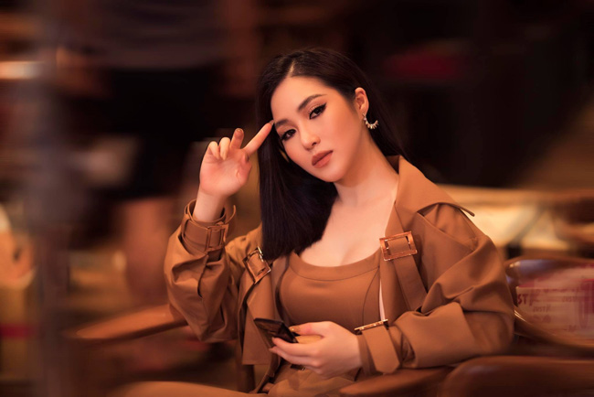 Nữ ca sĩ vẫn thường xuyên cập nhật hình ảnh tại Mỹ để fan yên tâm.