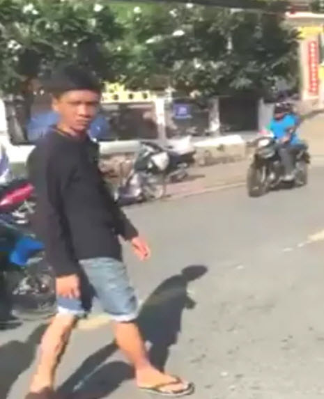 Nhóm "3 cây nhang" tái xuất ở miếu Bà Chúa Xứ Núi Sam - 1