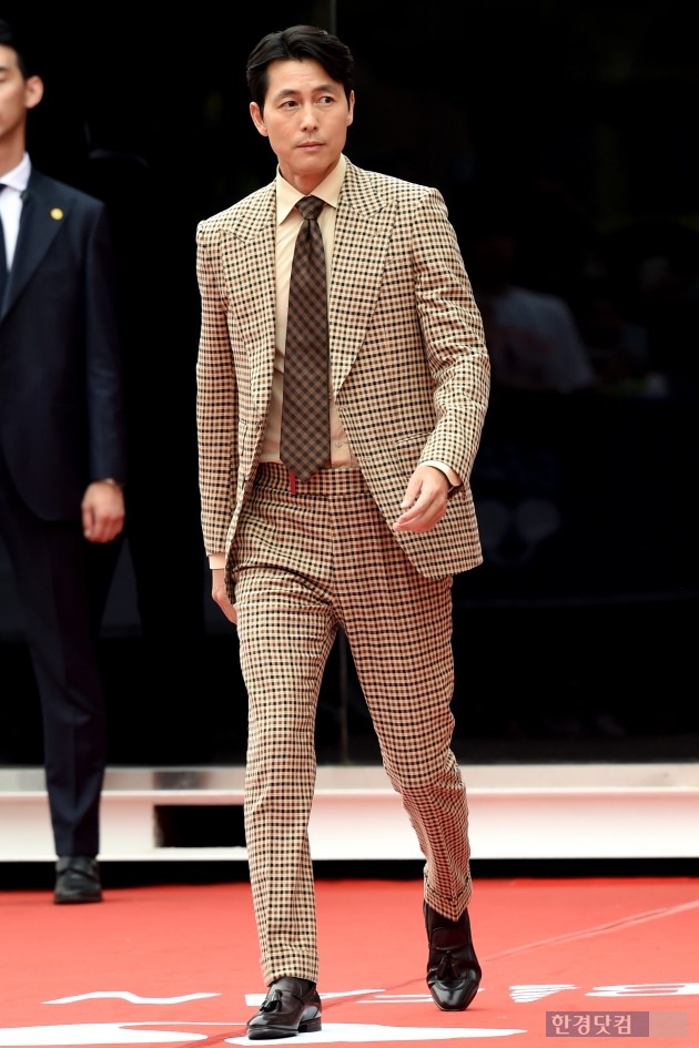 Dàn mỹ nhân o ép vòng 1 vẫn "lu mờ" trước người đẹp mặc kín đáo - 7