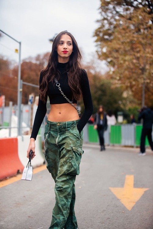 10 công thức mix áo crop top mùa hè mát và sành điệu - 7