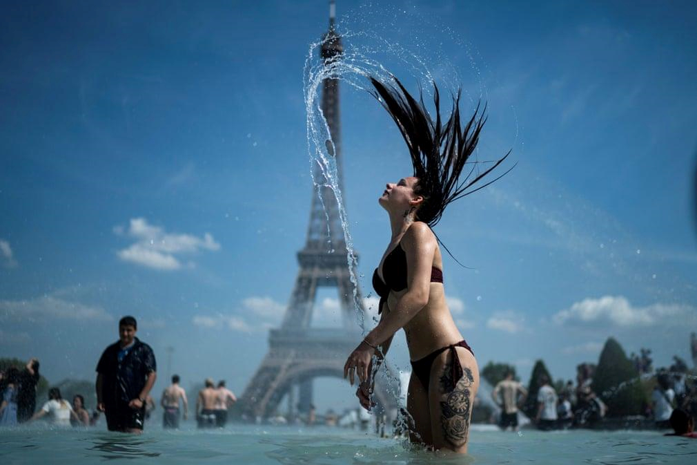Nắng nóng dữ dội ở châu Âu: Mạnh nhất kể từ đợt nóng khiến 15.000 người Pháp thiệt mạng - 1