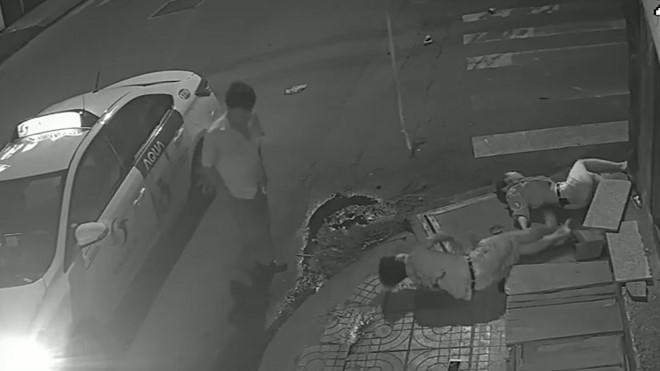 Nóng 24h qua: 3 người trong xe 7 chỗ rơi khỏi cầu Hàm Luông đã tử vong - 4