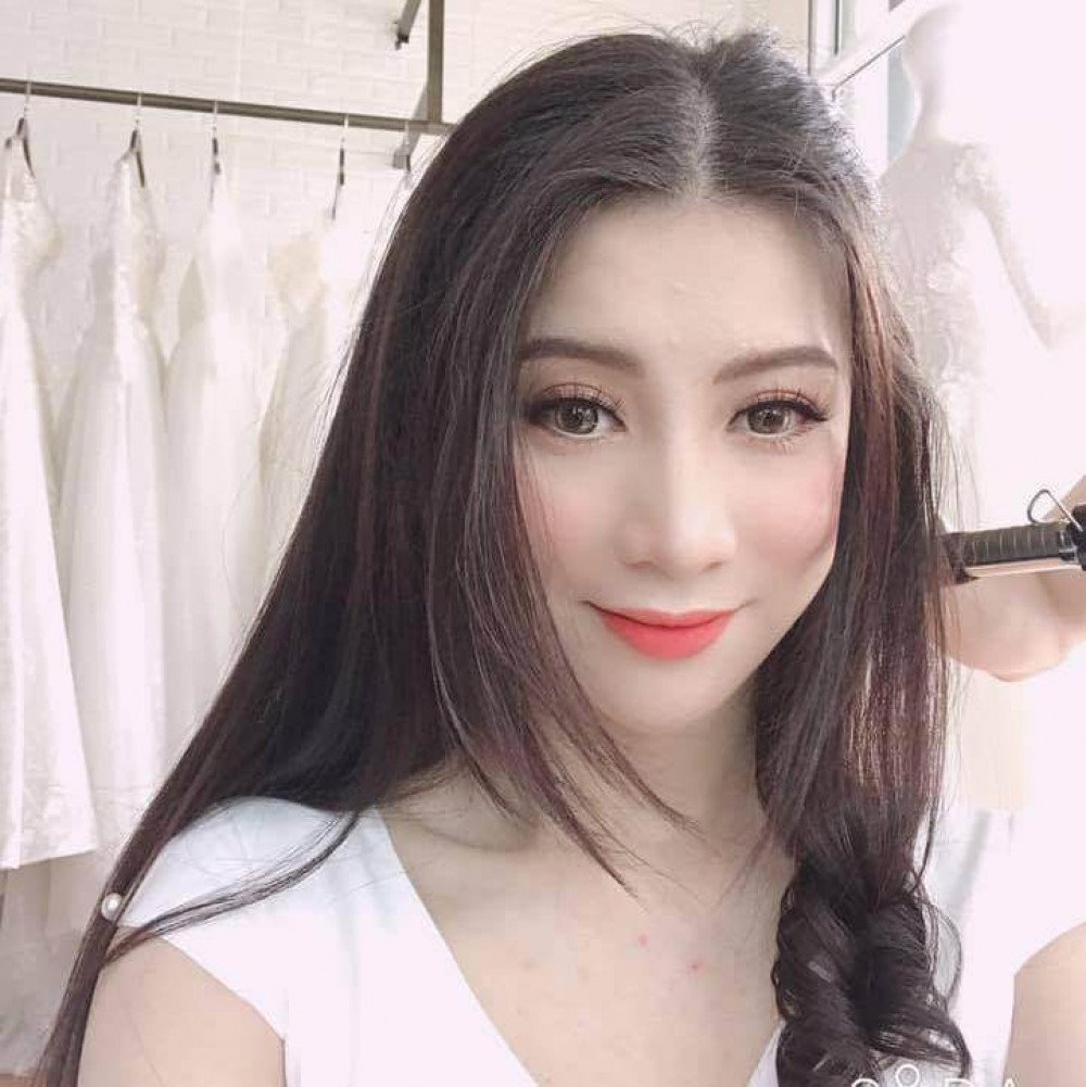 Cô nàng mặt sẹo tìm lại làn da trơn láng, tự tin khoe đường nét khả ái - 2