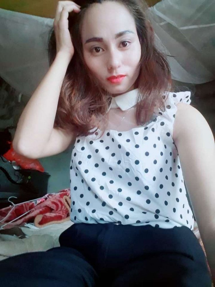 Công việc vất vả dậy từ tờ mờ sáng, bà mẹ 3 con vẫn quyết giữ nét son - 1