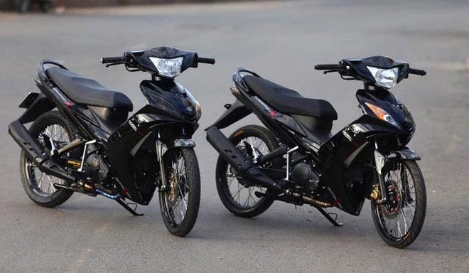 Cặp đôi Exciter 2006 độ phong cách 'chiến thần bóng đêm' sở hữu đôi mắt ma mị - 2