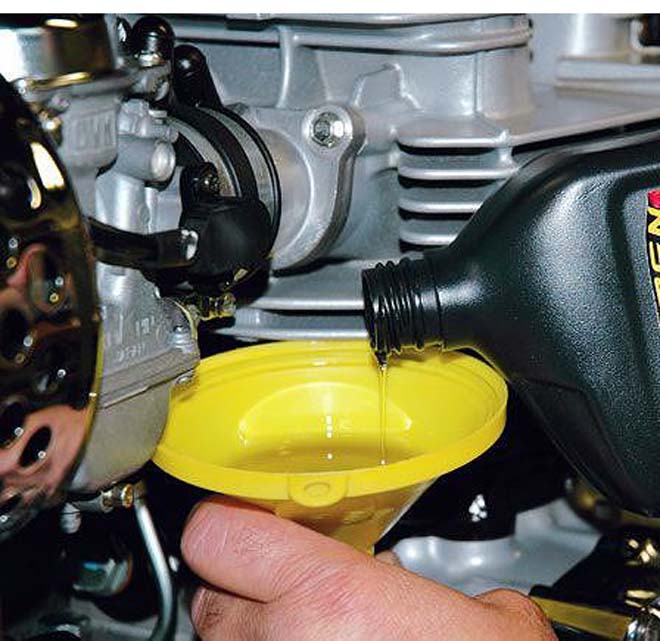 Xe máy cần được bảo vệ trong thời tiết nắng nóng ra sao? - 1