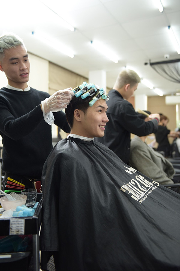 Vốn xuề xòa là thế, đàn ông Việt giờ đã bạo chi cho mái tóc như thế này đây - 4