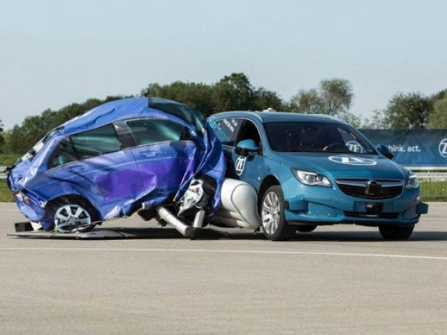 Media - Xuất hiện "bảo bối" giúp tài xế xe hơi thoát chết nếu gặp nạn