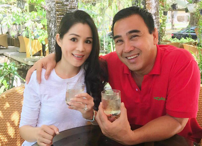 Sau hơn 20 năm, "chàng kỹ sư Huy" ngày nào đã trở thành một ngôi sao tên tuổi trong làng giải trí Việt, có cuộc sống hạnh phúc bên vợ đẹp con xinh.