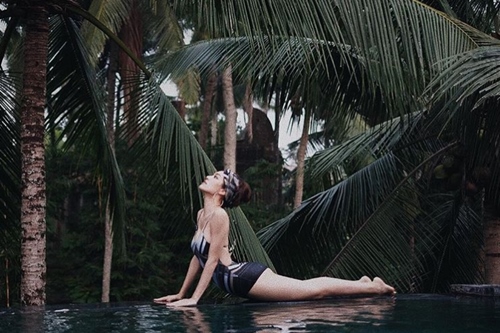 Vòng eo cuộn múi hiếm có khó tìm của cựu Hoa khôi thiếu nữ Thái Lan - 5