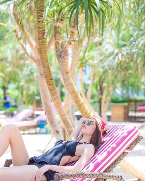 Vòng eo cuộn múi hiếm có khó tìm của cựu Hoa khôi thiếu nữ Thái Lan - 12