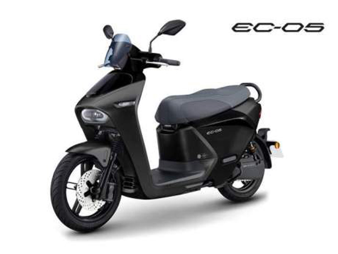 Chính thức chốt giá bán xe ga điện mới Yamaha EC-05 - 3