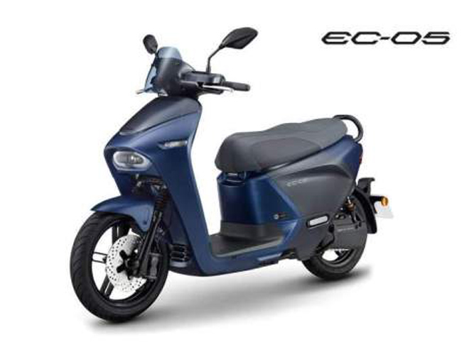 Chính thức chốt giá bán xe ga điện mới Yamaha EC-05 - 2