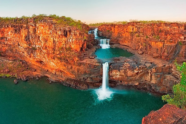 Thác nước Mitchell: Mitchell là một thác nước bốn tầng tuyệt đẹp nằm ở miền Bắc xa xôi của khu vực Kimberley (phía Tây Australia).