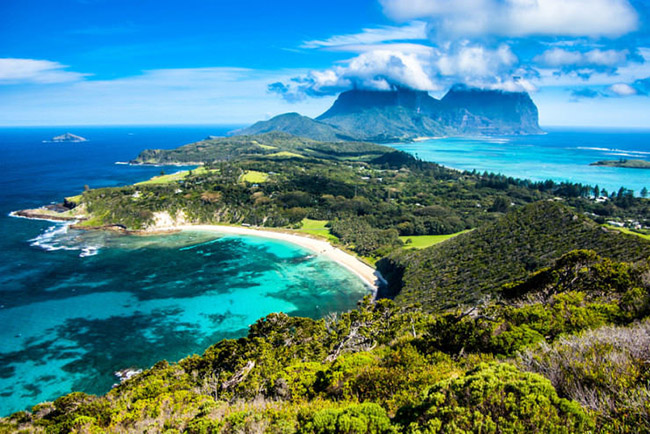 Đảo Lord Howe: Nằm ở phía Nam Thái Bình Dương, đảo Lord Howe là điểm đến hấp dẫn khách du lịch vì nằm cô lập, bao quanh bởi đại dương mênh mông với cảnh quan thiên nhiên vô cùng hấp dẫn.