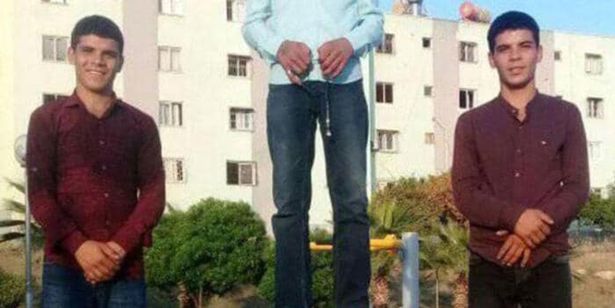 Thổ Nhĩ Kỳ: Kẻ sát nhân dùng "phép" thế thân, điềm nhiên bước qua cai ngục ra khỏi nhà tù - 2