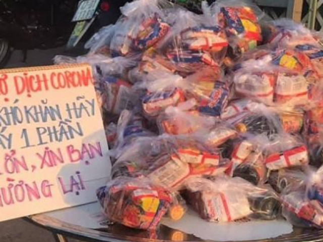 Bạn trẻ - Cuộc sống - Điều tốt đẹp tại Sài Gòn giữa mùa COVID-19: Chỉ cần nhìn thôi cũng đủ thấy ấm lòng