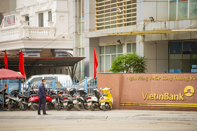 Đường phố Hà Nội, TP.HCM &#34;vắng như Tết&#34; trong ngày đầu thực hiện cách ly toàn xã hội - 20
