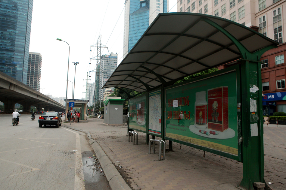 Đường phố Hà Nội, TP.HCM &#34;vắng như Tết&#34; trong ngày đầu thực hiện cách ly toàn xã hội - 26