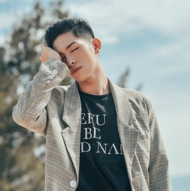 Từng bị khán giả ném đá vì cho rằng mình được HLV Lam Trường ưu ái tại &#34;The Voice Kids 2014&#34;, tuy nhiên, cậu bé Đoàn Thế Lân năm nào đã chứng tỏ được tài năng của mình khi xuất hiện trong &#34;Sing My Song 2016&#34;.