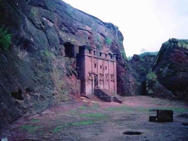 Du lịch - Những điều kỳ lạ xảy ra xung quanh nhà thờ bí ẩn 800 năm tuổi