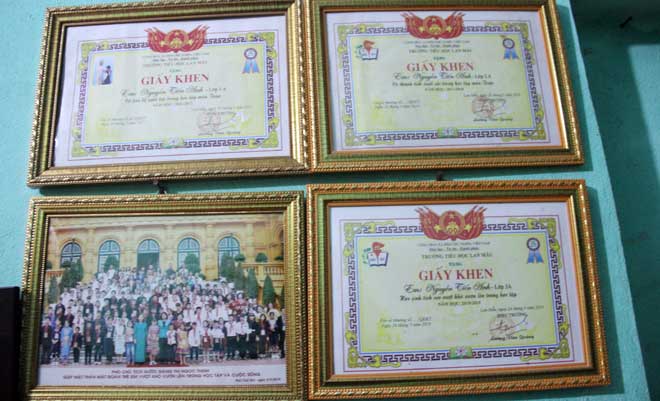 Hành trình vẽ lên cuộc đời của cậu bé không tay - 4