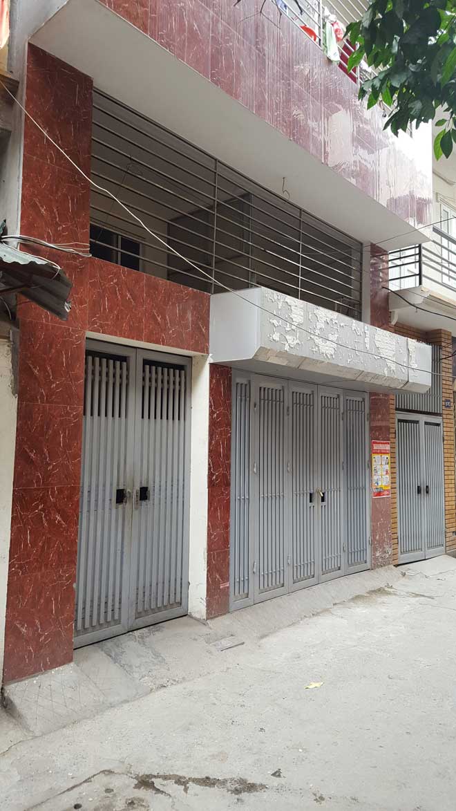 &nbsp;Khu nhà trọ&nbsp; cháu bé sống cùng mẹ và cha dượng