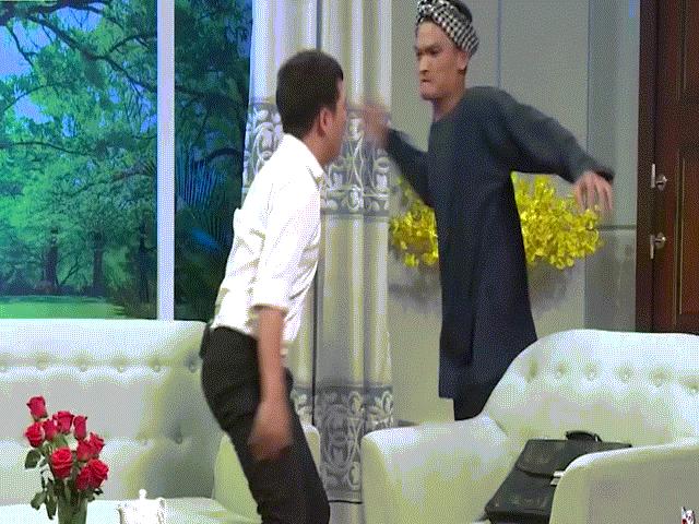 Talk với Sao - Trường Giang bị Mạc Văn Khoa tát mạnh bất ngờ trên sóng truyền hình