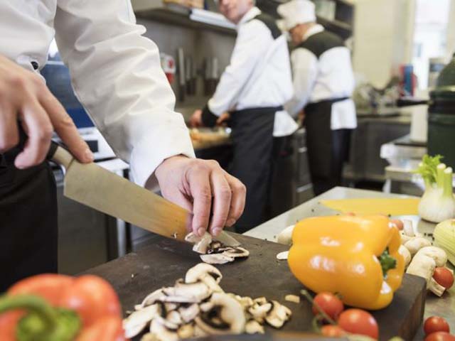 Sức khỏe đời sống - Vi-rút SARS-CoV-2 có thể lây nhiễm qua thực phẩm không?