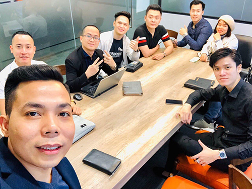 Giang Phi hướng dẫn bạn bè, đồng nghiệp các kiến thức về kinh doanh và quản lý tài chính