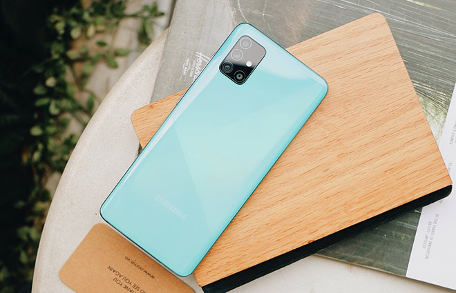 Rinh liền tay siêu phẩm tầm trung - smartphone Samsung Galaxy A51 với ưu đãi khủng của Shopee từ gần 7,990K chỉ còn 6,290K tại đây. Một chiếc smartphone tiên phong đột phá của dòng Galaxy A, với cấu hình khủng, trang bị nhiều tính năng độc đáo cùng màn hình tràn viền vô cực. Dung lượng pin lớn đủ dùng cho cả ngày dài, cùng công nghệ sạc nhanh siêu tốc sẽ giúp cho giới trẻ không bỏ lỡ bất kỳ khoảnh khắc nghệ thuật nào.