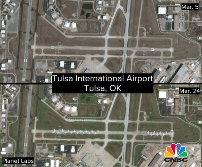 American Airlines cũng chia sẻ hình ảnh từ mặt đất ở sân bay Tulsa, nơi họ đang lưu trữ&nbsp; hàng chục máy bay Boeing không thể hoạt động bao gồm các 737, 757, 777 và 787.