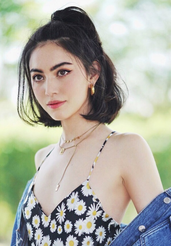 Cô nàng xuất hiện đẹp tinh tế, đẳng
cấp trong các shoot hình thời trang. 