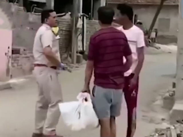 Video Clip Cười - Ấn Độ phạt người ra đường không đeo khẩu trang chống dịch Covid-19