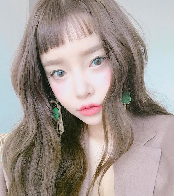 20 Màu tóc nâu lạnh ánh rêu, trầm đẹp nhất 2020 giúp tôn da bạn nên thử - 7