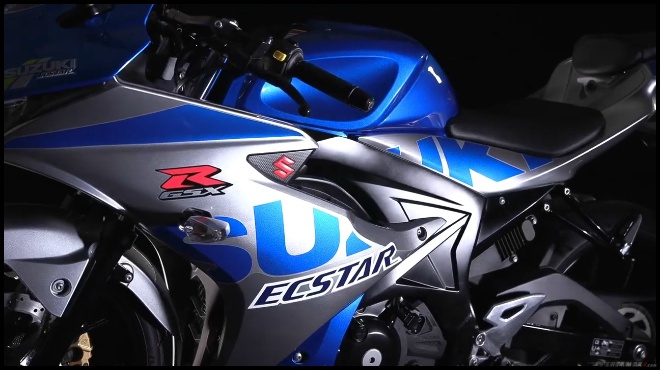 2020 Suzuki GSX-R150 có bản kỷ niệm 1 thế kỷ sắp về Việt Nam? - 6