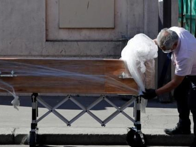 Thế giới - Covid-19 giáng đòn lên “điểm yếu” của châu Âu