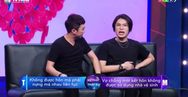 Cựu thủ môn ĐT Việt Nam gây sốc cưỡng hôn sao nam trên sóng truyền hình - 2