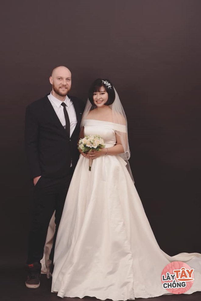 9X Việt cưới chồng Úc, bố mẹ đẻ ăn mừng, bố mẹ chồng lại khóc hết nước mắt - 6