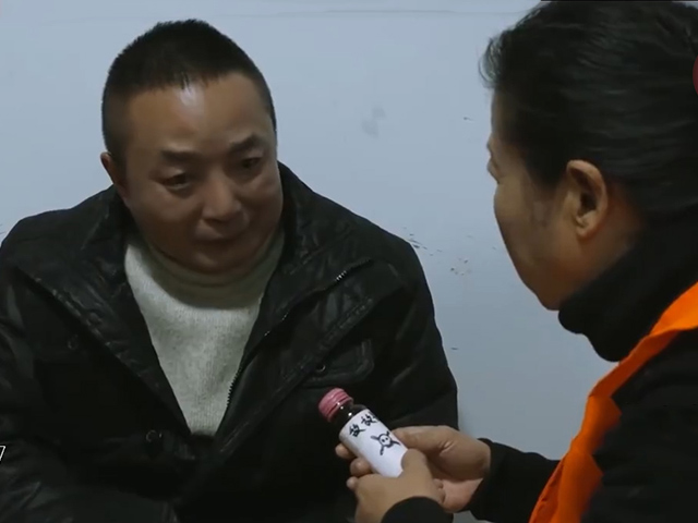 Video Clip Cười - Muốn làm người tốt nhưng không bỏ được thói "bà tám"