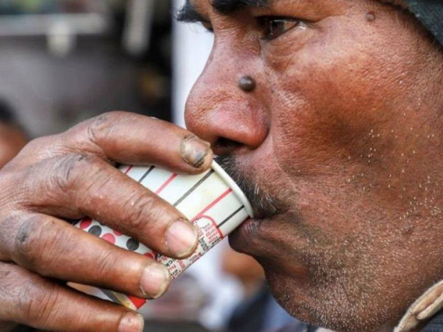 Thế giới - Chuyên gia Nga cảnh báo về việc uống rượu khi đang cách ly chống Covid-19