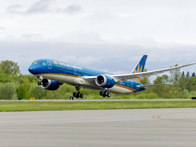 Kinh doanh - Nóng tuần qua: Hàng chục nghìn lao động Vietnam Airlines mất việc  vì Covid-19