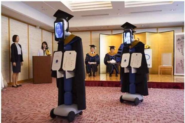 Thay vì trao bằng trực tiếp, trường Đại học ở Nhật Bản đã chính thức quyết định cho học sinh chuyển sang hình thức nhận bằng online.