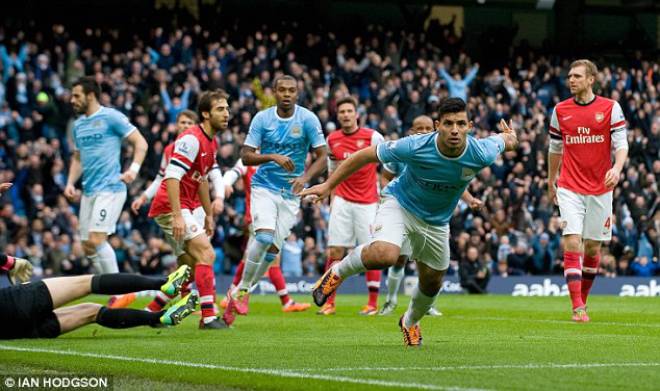 Video highlight kinh điển: Man City - Arsenal rượt đuổi ở trận cầu "điên" 9 bàn - 1