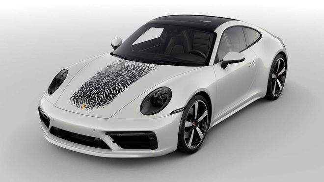 Porsche cung cấp gói tùy biến in dấu vân tay lên nắp capo 911 - 1