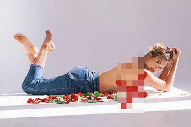 Sabalenka lần đầu tiên chụp ảnh "bán thân"