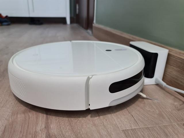 Công nghệ thông tin - Robot hút bụi, lau nhà giá 7,5 triệu của Xiaomi ở VN: Thông minh, sạch