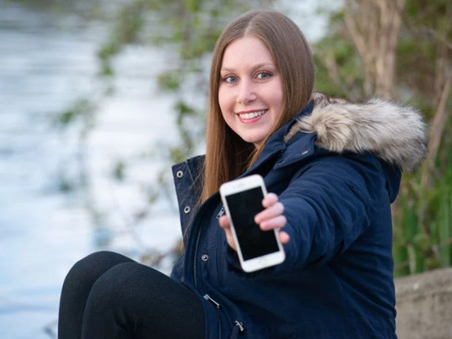 Thời trang Hi-tech - iPhone 8 vẫn sống “ngon” sau khi ngâm dưới sông 2 tháng